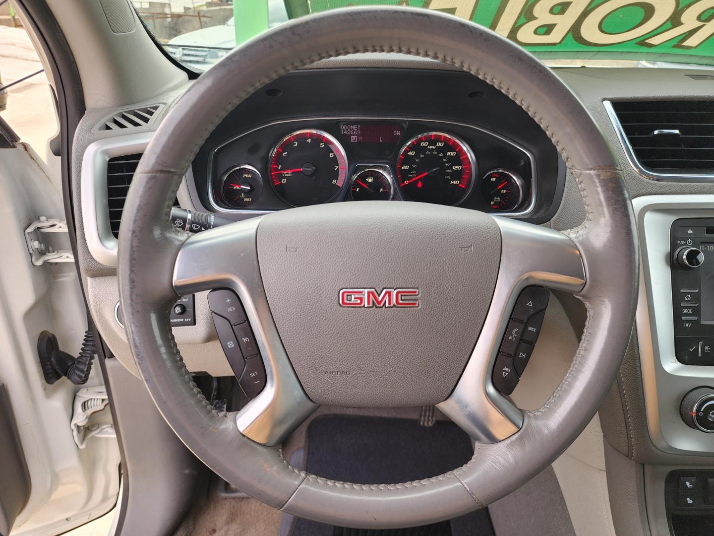 2015 DIAMOND WHITE GMC Acadia SLE-2 (1GKKRPKDXFJ) with an 3.6L V6 DOHC 24V engine, 6-Speed Automatic transmission, located at 2660 S.Garland Avenue, Garland, TX, 75041, (469) 298-3118, 32.885551, -96.655602 - Welcome to DallasAutos4Less, one of the Premier BUY HERE PAY HERE Dealers in the North Dallas Area. We specialize in financing to people with NO CREDIT or BAD CREDIT. We need proof of income, proof of residence, and a ID. Come buy your new car from us today!! This is a very well cared for 2015 GM - Photo#12